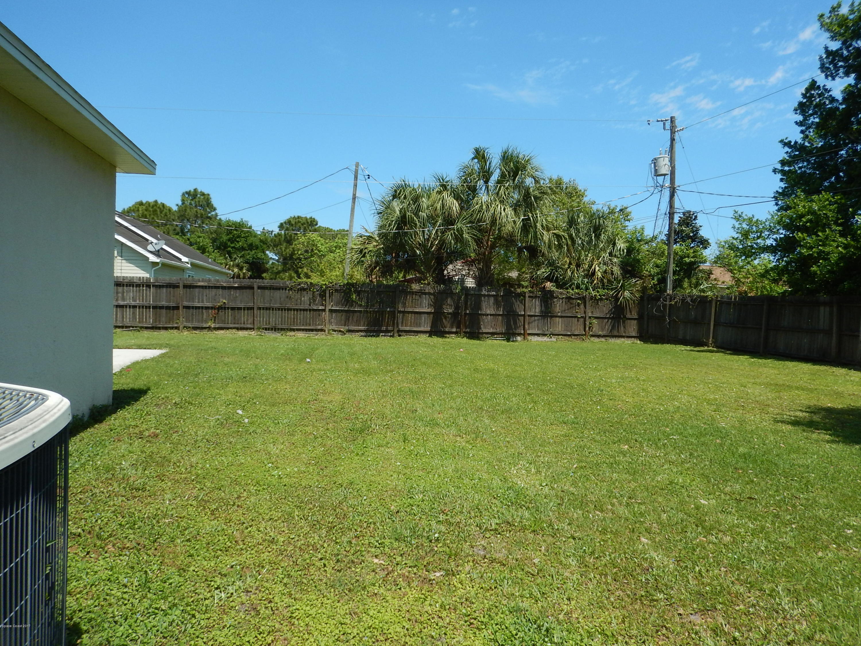 185 Benchor Road Northwest Palm Bay, FL 32907 - Photo 21 of 25 Large Backyard