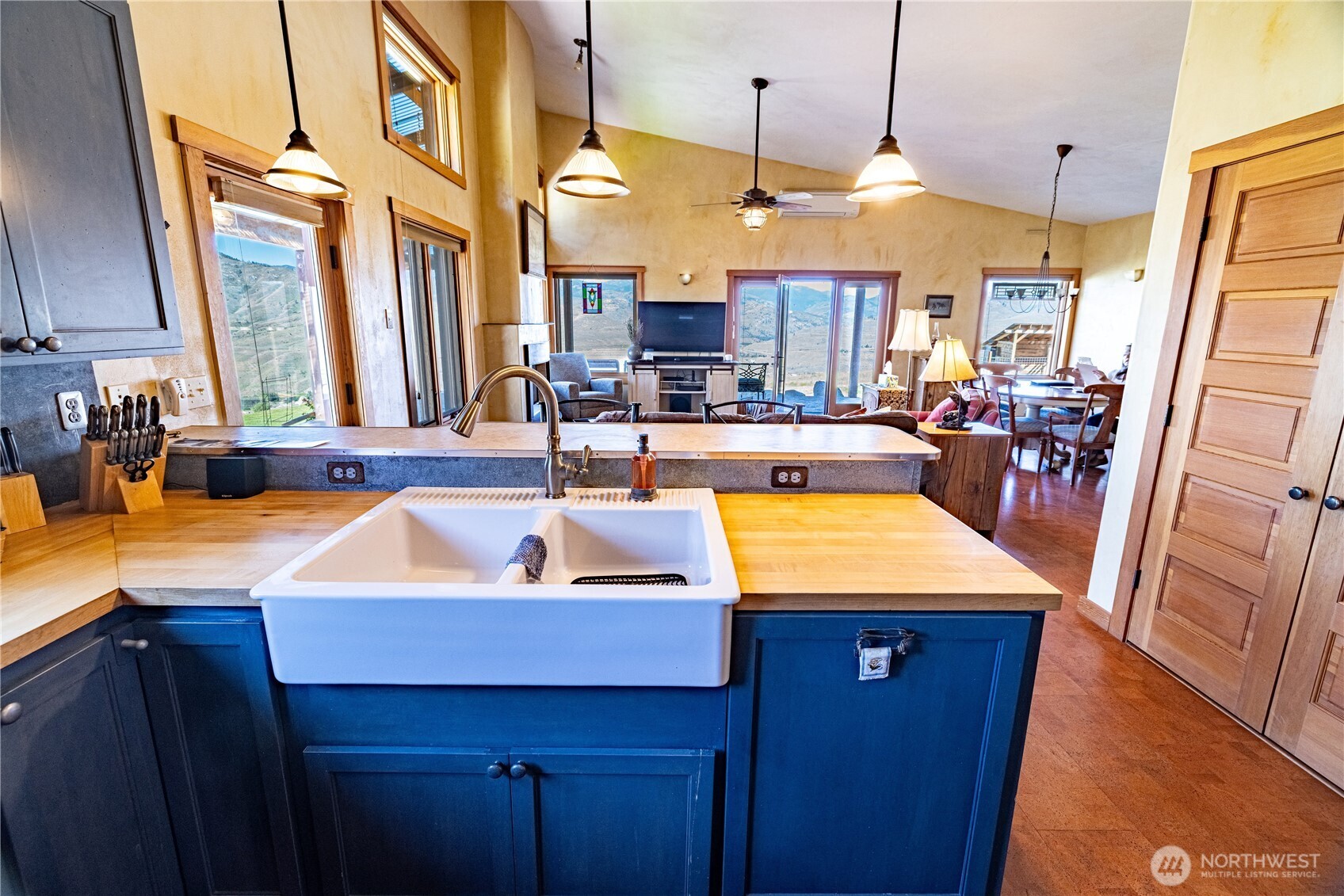 74 Sawtooth View Road Pateros, WA 98846 - Photo 8 of 28
