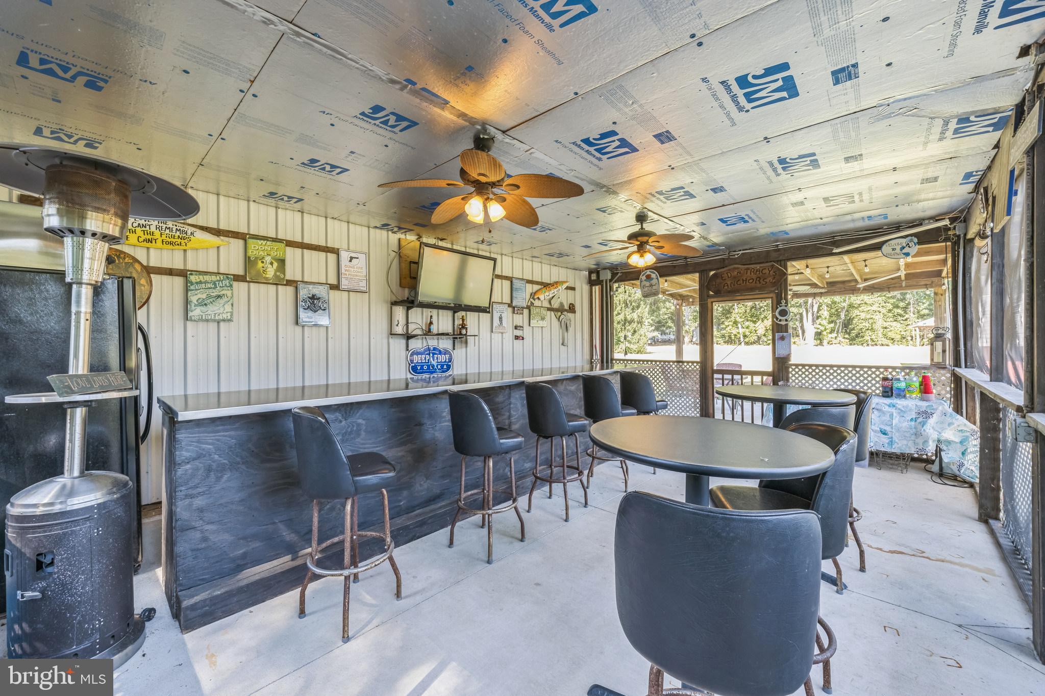 566 Little Mill Road Monroeville, NJ 08343 - Photo 31 of 51 Screened Patio Bar