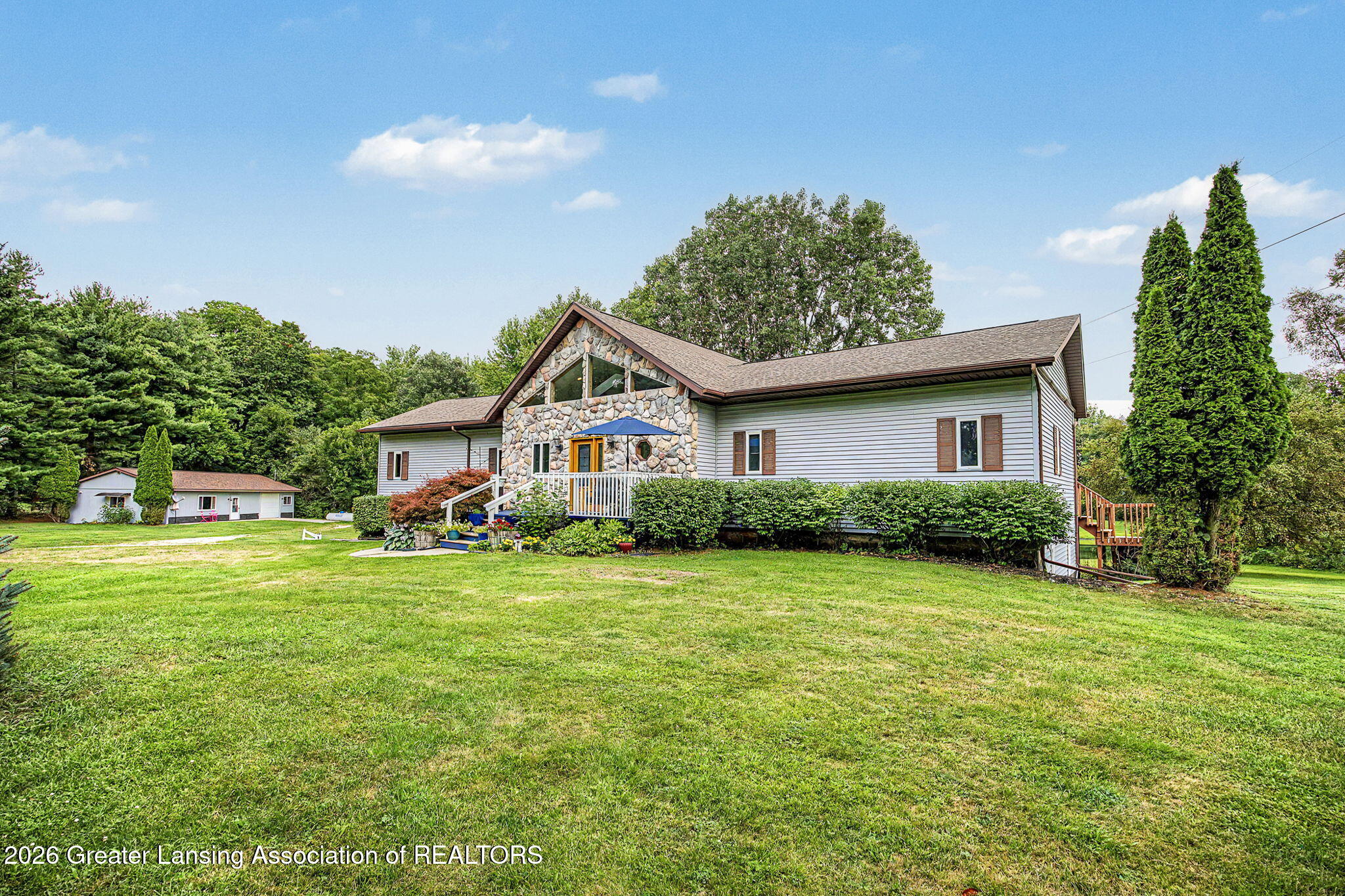 2068 Hubbard Road Charlotte, MI 48813 - Photo 4 of 59 4-web-or-mls-CQ1A7628