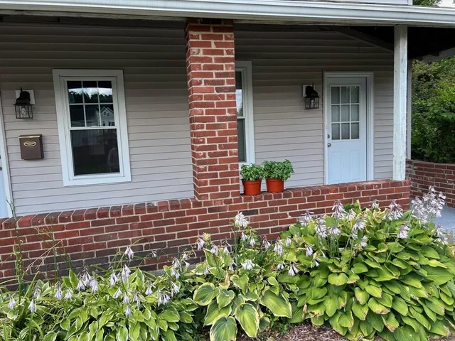 $3,400 | 5 Tibbetts Street, Unit R, Natick, MA 01760