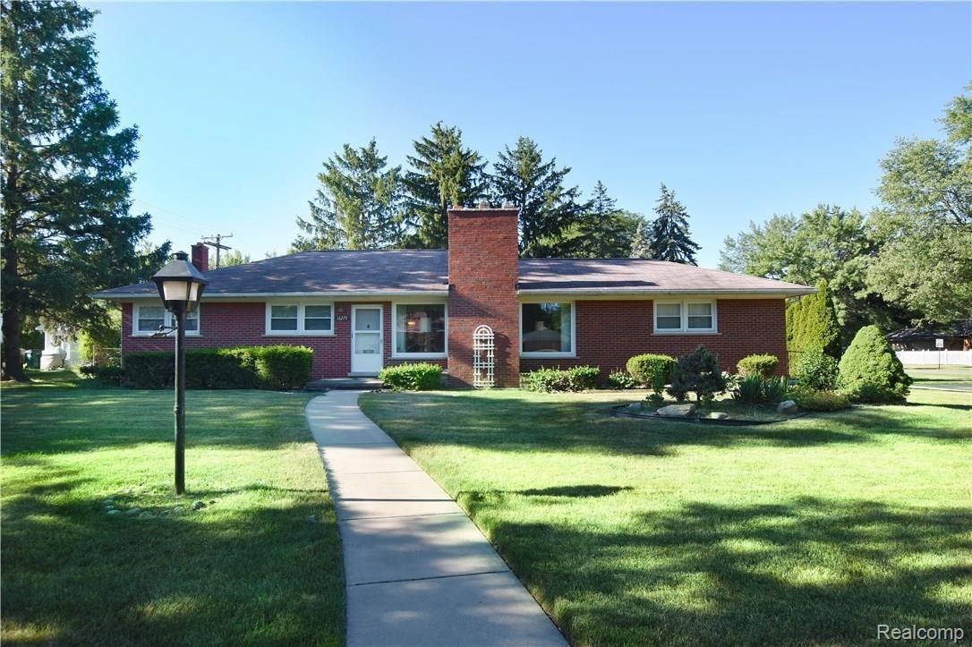 16279 Beverly Road Franklin, MI 48025 - Photo 1 of 38 16279 Beverly_01.JPG