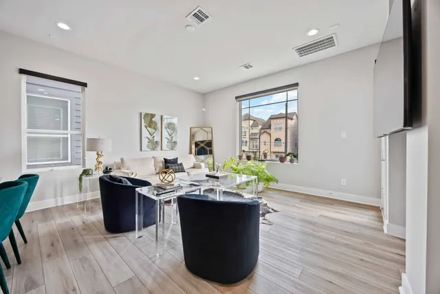 $3,200 | 705 Gregg Street, Houston, TX 77020