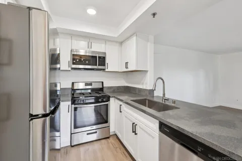 $599,900 | 2077 Lakeridge Circle, Unit 104, Chula Vista, CA 91913