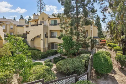 $599,900 | 2077 Lakeridge Circle, Unit 104, Chula Vista, CA 91913