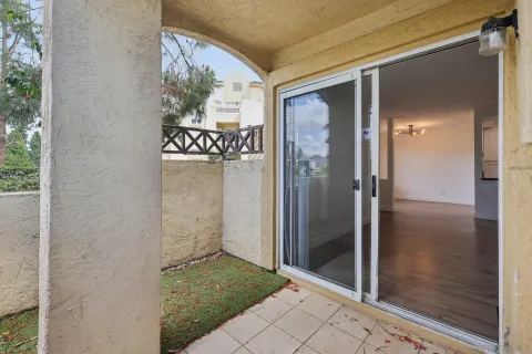 $599,900 | 2077 Lakeridge Circle, Unit 104, Chula Vista, CA 91913