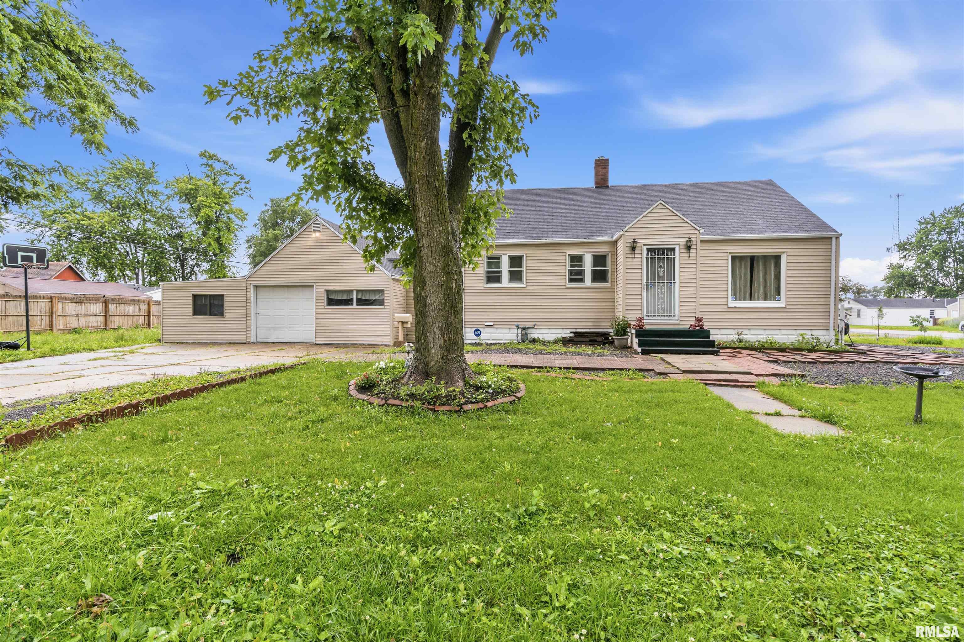 520 West Maple Avenue South Springfield, IL 62704 - Photo 2 of 18