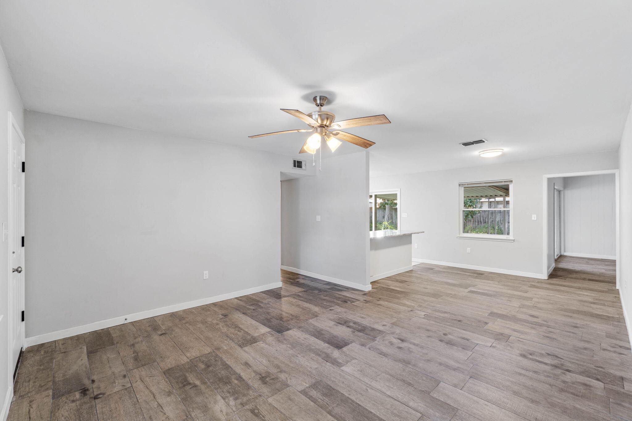 14 9th Street Shalimar, FL 32579 - Photo 6 of 29 a view of an empty room with window