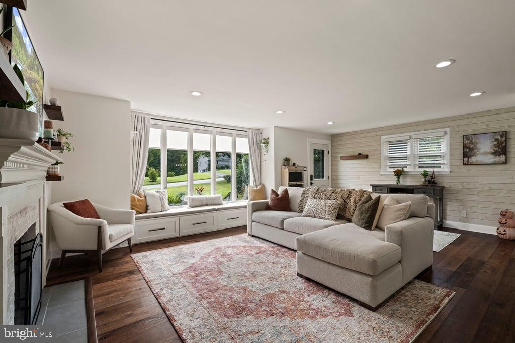 320 Kent Road Broomall, PA 19008 - Photo 11 of 58 Recessed lighting