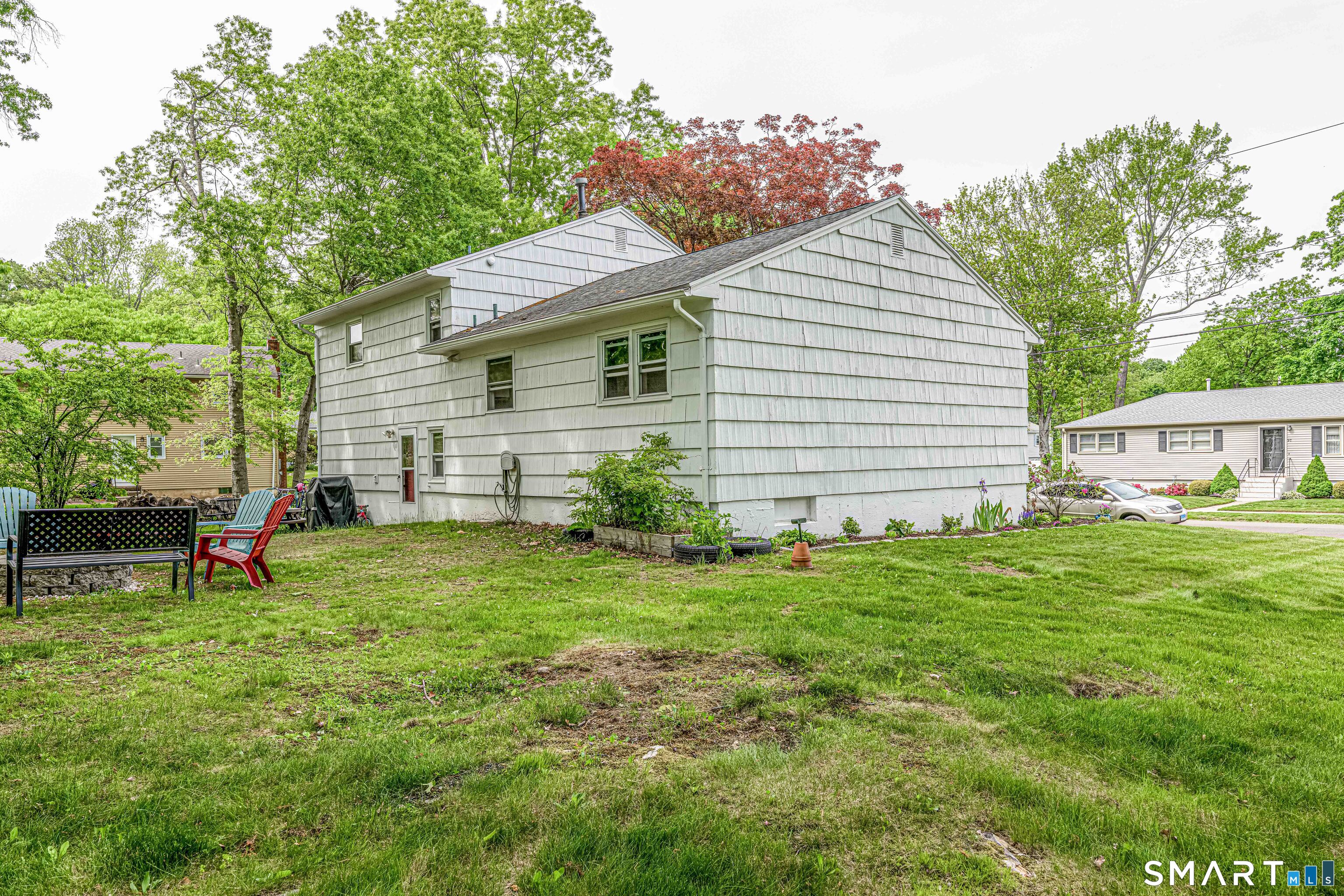 96 Lent Road Hamden, CT 06517 - Photo 3 of 23