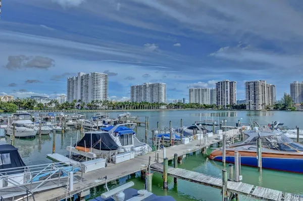 $1,850 | 18031 Biscayne Boulevard, Unit 303, Aventura, FL 33160