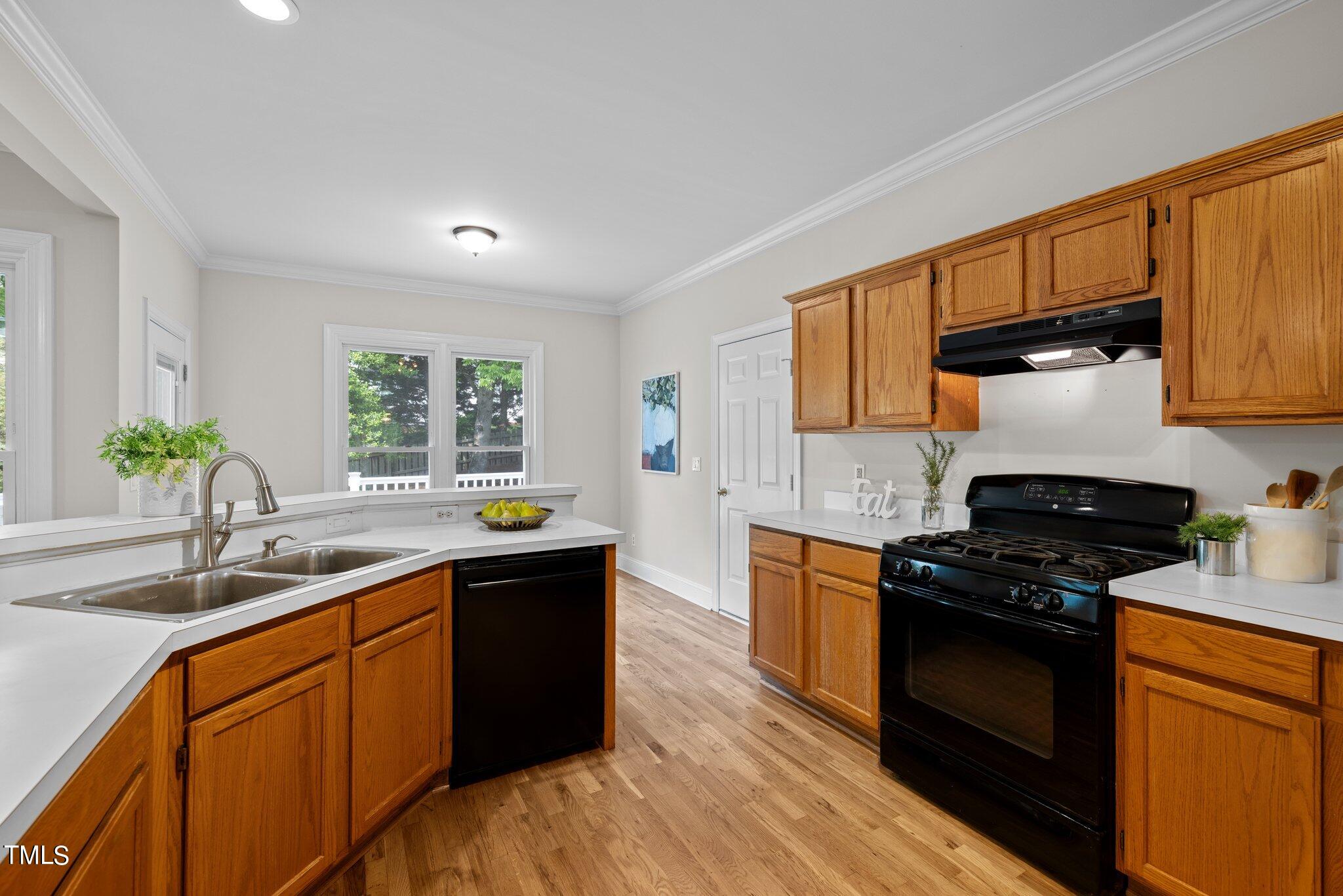 5236 Covington Bend Drive Raleigh, NC 27613 - Photo 13 of 49 17-web-or-mls-5Z8A6402