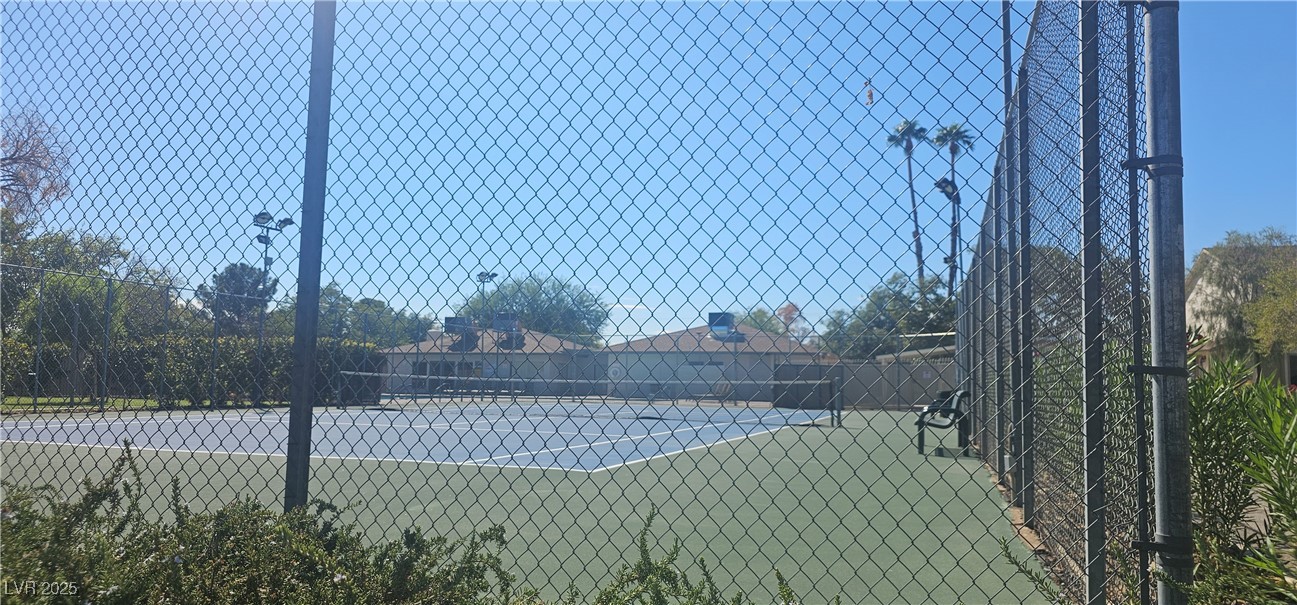 1344 Lorilyn Avenue, Unit 2 Las Vegas, NV 89119 - Photo 14 of 15 View of tennis court