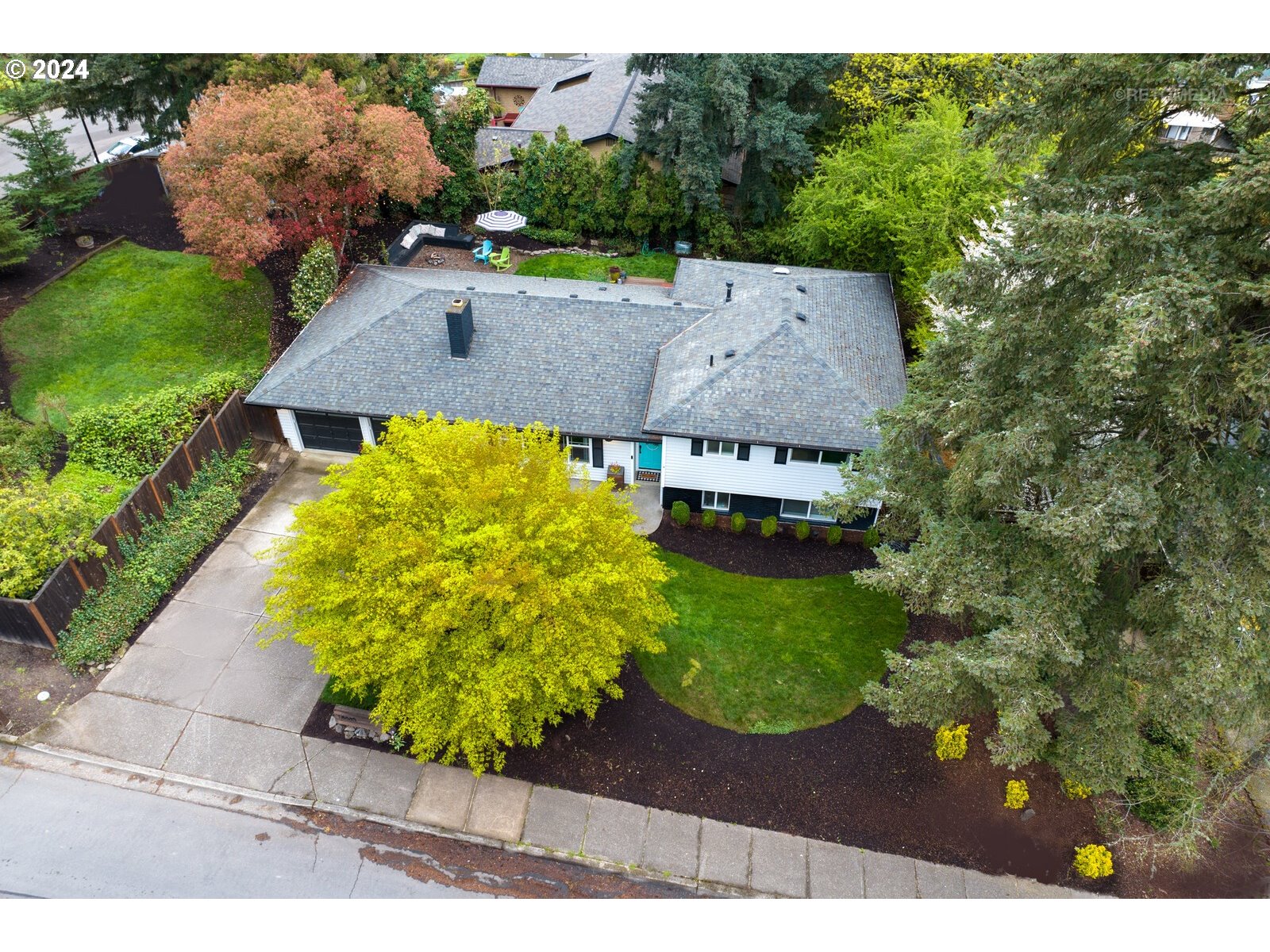 18665 Southwest Hart Road Beaverton, OR 97007 - Photo 2 of 33 Gallery Image 2