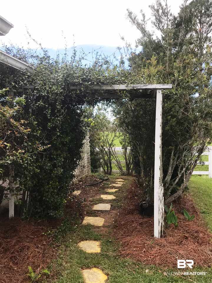22727 Respite Lane Foley, AL 36535 - Photo 3 of 27 Side yard