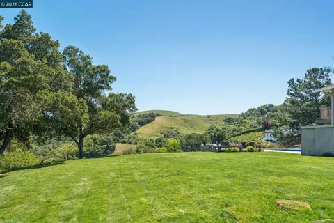 $2,995,000 | 1933 Joseph Drive, Moraga, CA 94556