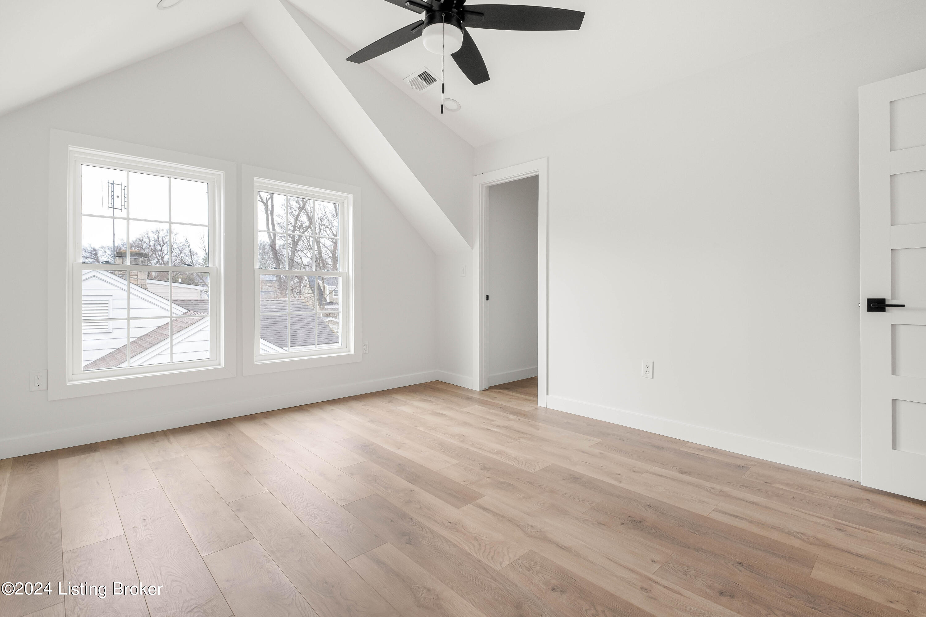 4023 Winchester Road Louisville, KY 40207 - Photo 28 of 69 4023 Winchester Rd (35 of 44)