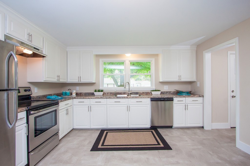 50 Ellery Street Springfield, MA 01129 - Photo 7 of 30