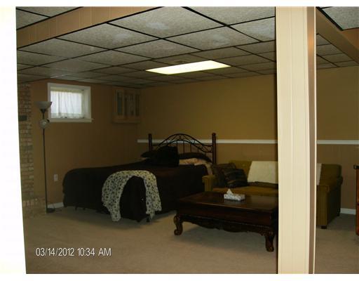 648 Alexander Avenue Monaca, PA 15061 - Photo 9 of 18 Family Room. *Excellent Family Living Area*