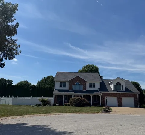 $579,900 | 1404 Silverthorne Drive, Quincy, IL 62305