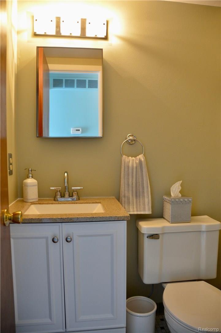 6681 Andersonville Road, Unit 28 Clarkston, MI 48346 - Photo 6 of 22 Updated Powder Room