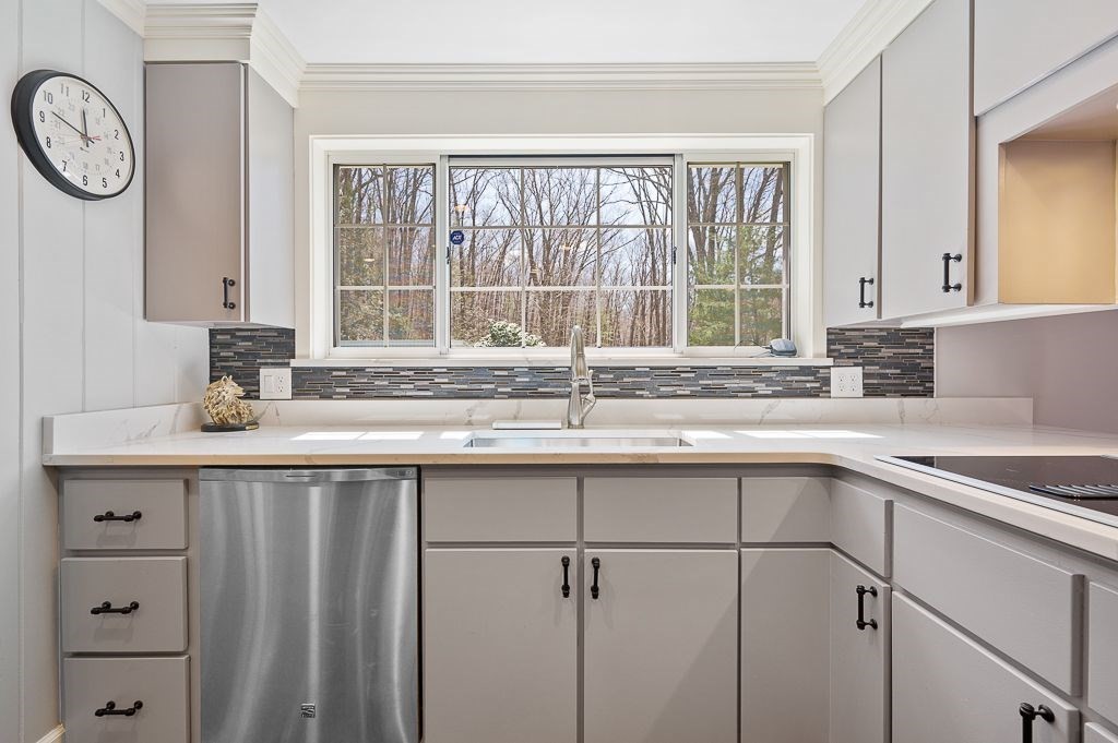 75 Stone School Road Sutton, MA 01590 - Photo 7 of 41