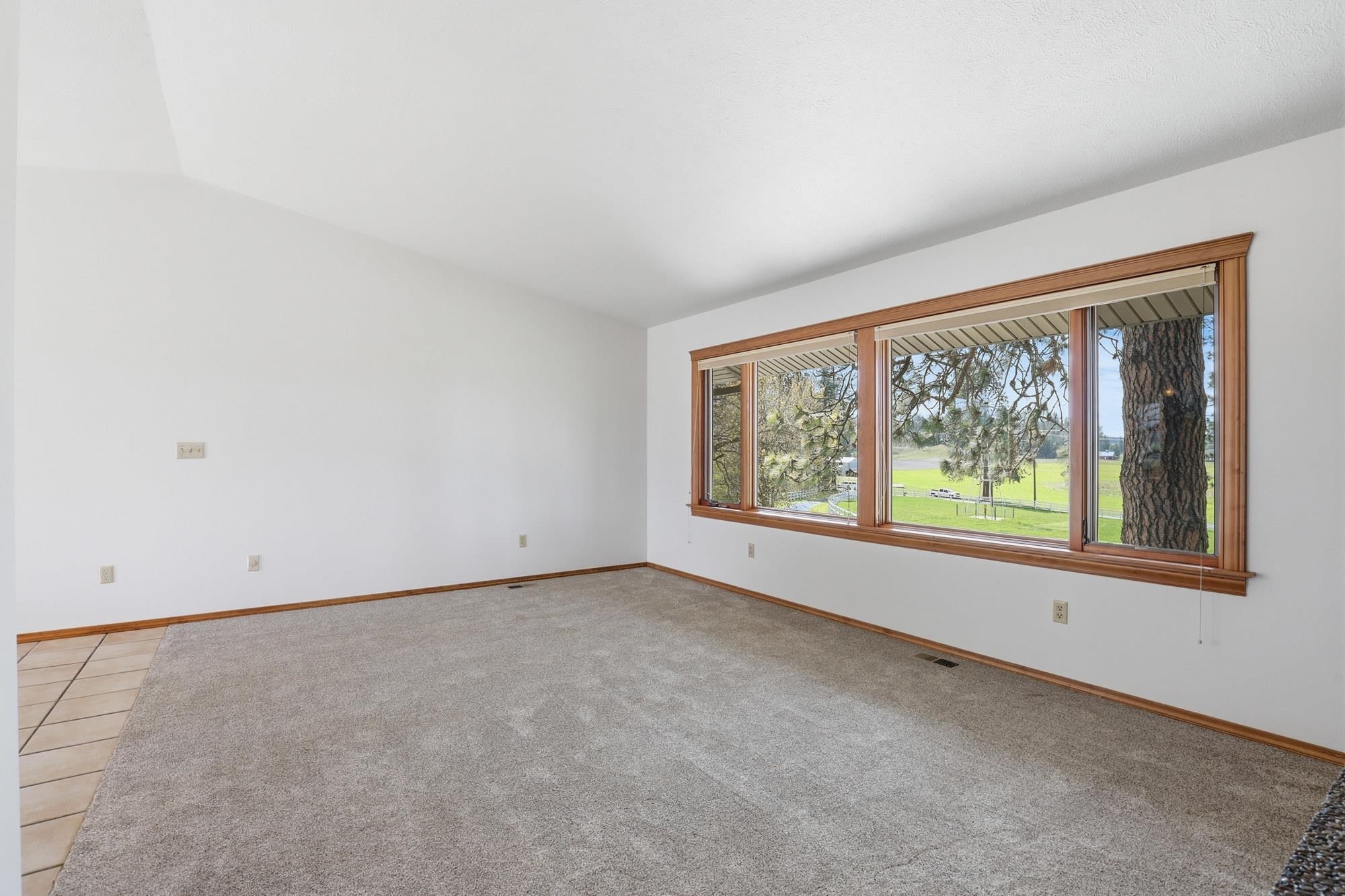 12504 North Fairview Road Mead, WA 99021 - Photo 4 of 50