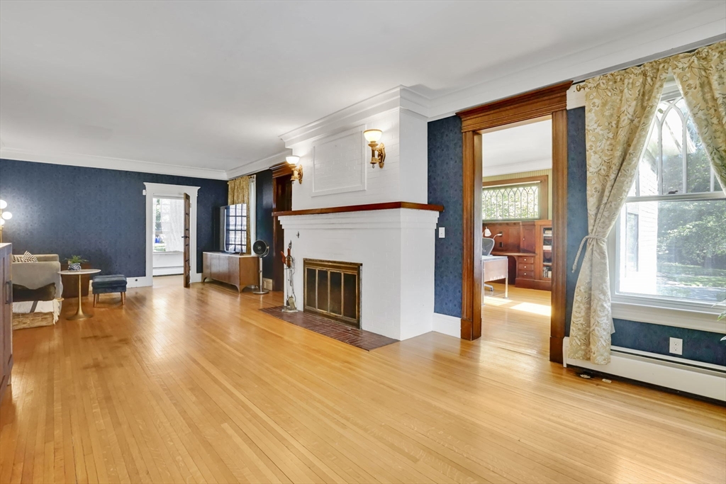 111 Magnolia Terrace Springfield, MA 01108 - Photo 6 of 42