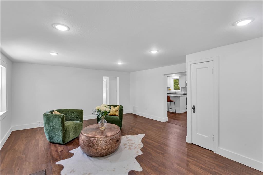 2165 Tuscarawas Road Beaver, PA 15009 - Photo 9 of 39 a living room with furniture