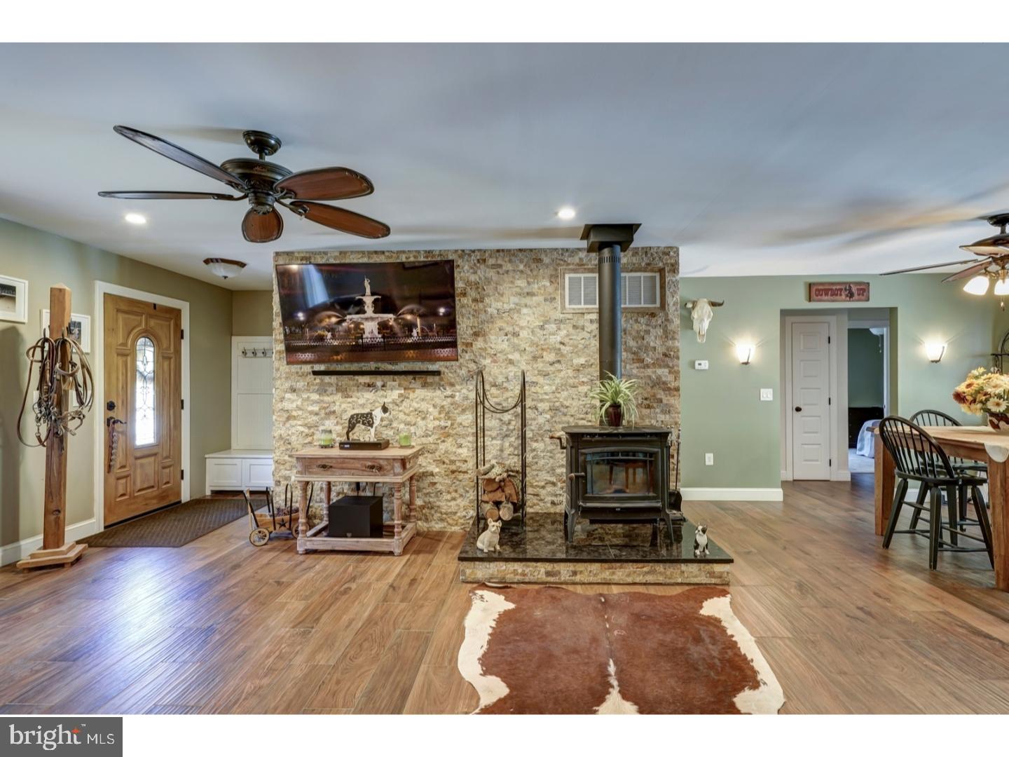 407 Jackson Road Williamstown, NJ 08094 - Photo 2 of 25 Gallery Image 2