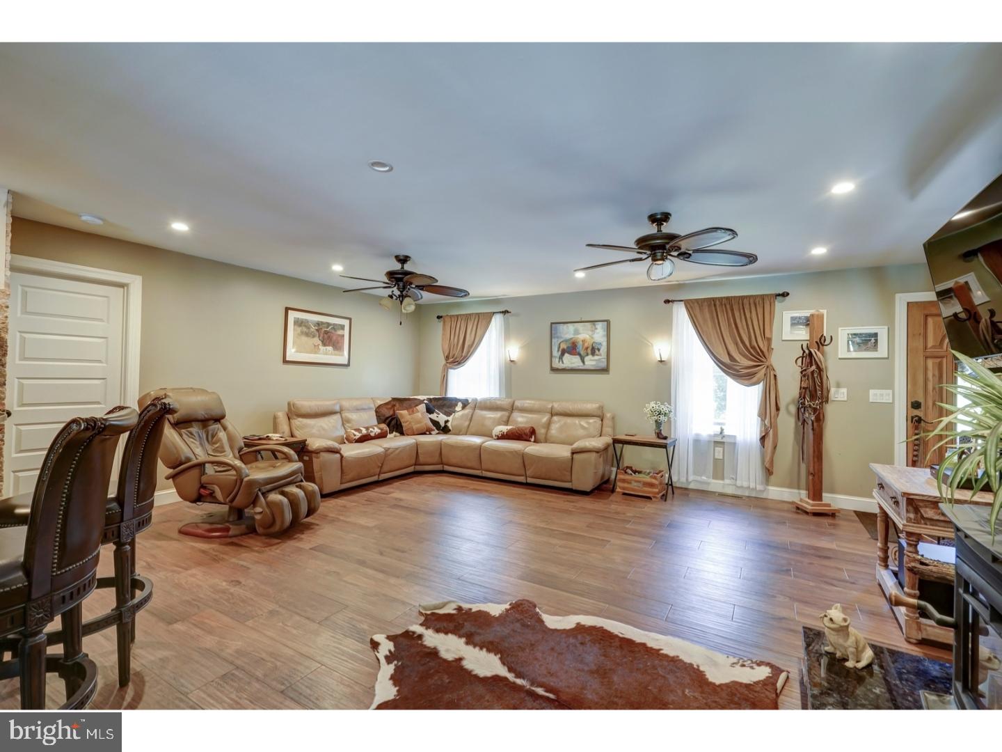 407 Jackson Road Williamstown, NJ 08094 - Photo 3 of 25 Gallery Image 3