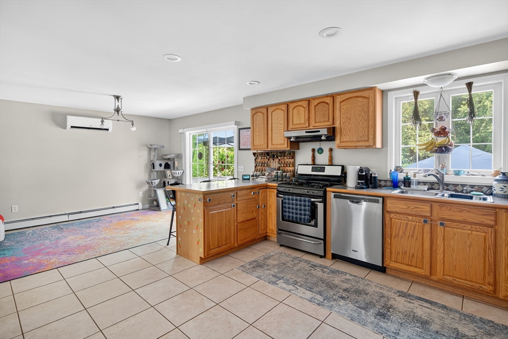175 Old Fall River Road Swansea, MA 02777 - Photo 18 of 34 Gallery Image 18