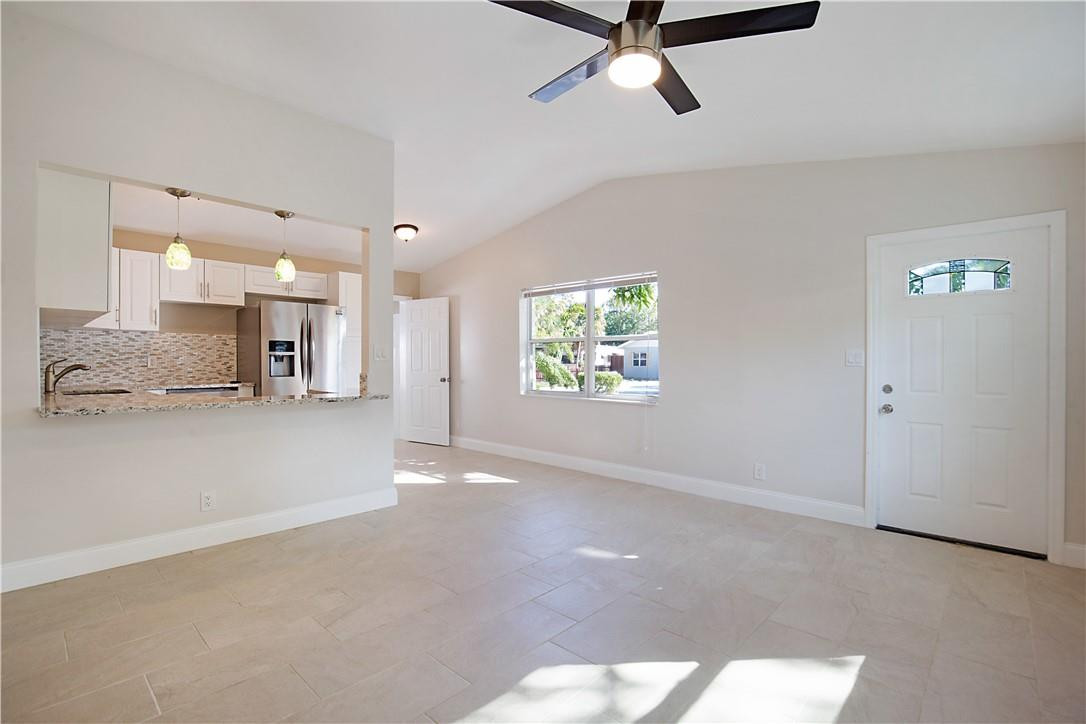 463 Lancaster Street Boca Raton, FL 33487 - Photo 4 of 20 Photo 4