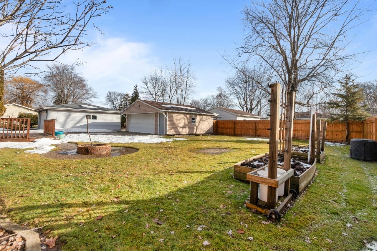 1117 Alva Street Menasha, WI 54952 - Photo 35 of 43