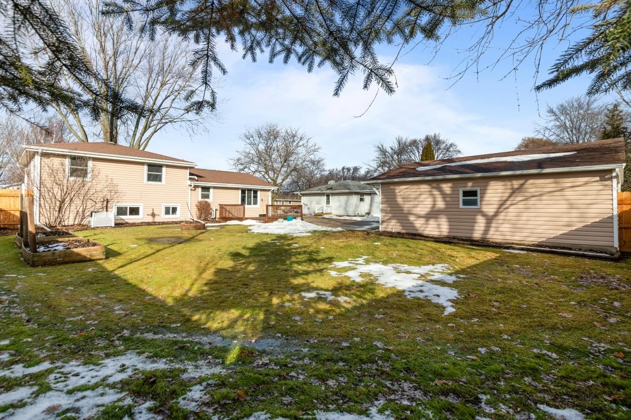 1117 Alva Street Menasha, WI 54952 - Photo 39 of 43