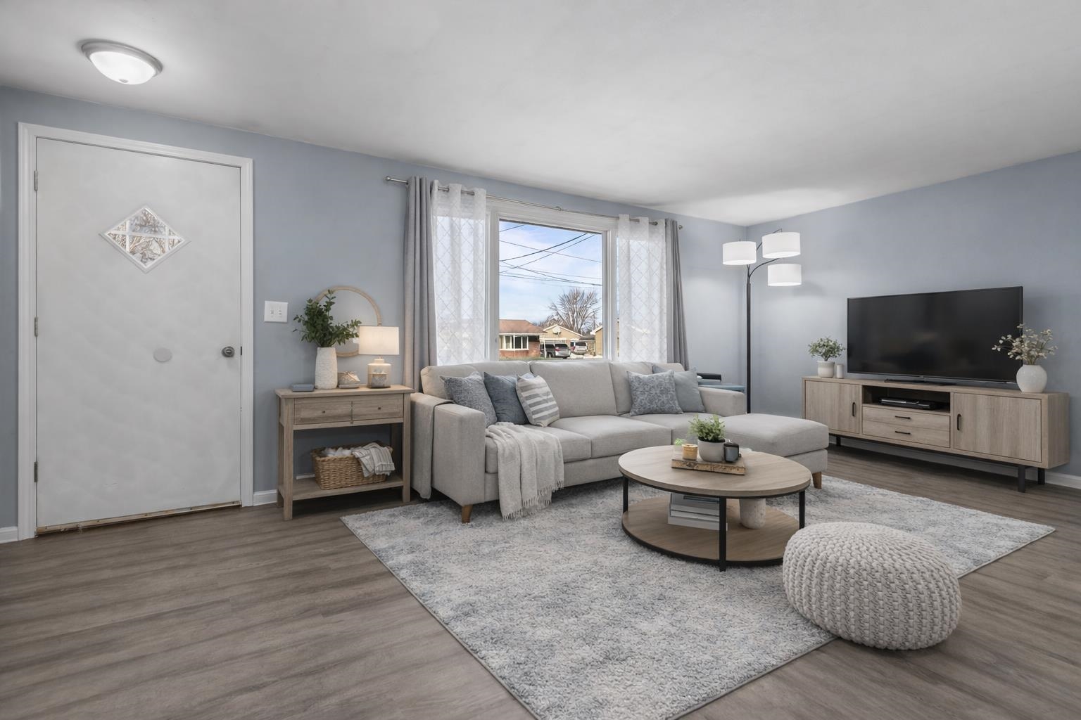 1117 Alva Street Menasha, WI 54952 - Photo 4 of 43