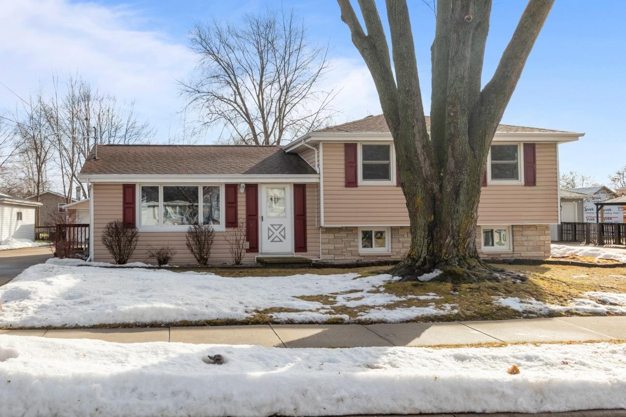 1117 Alva Street Menasha, WI 54952 - Photo 42 of 43