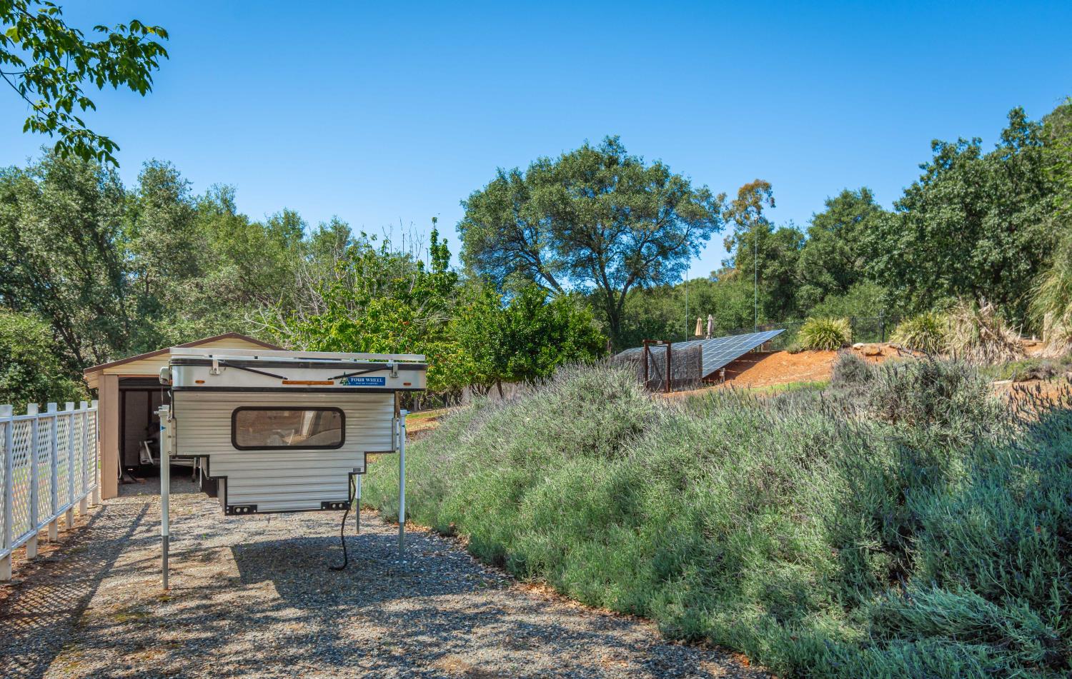 1725 Lone Pine Road Shingle Springs, CA 95682 - Photo 33 of 86