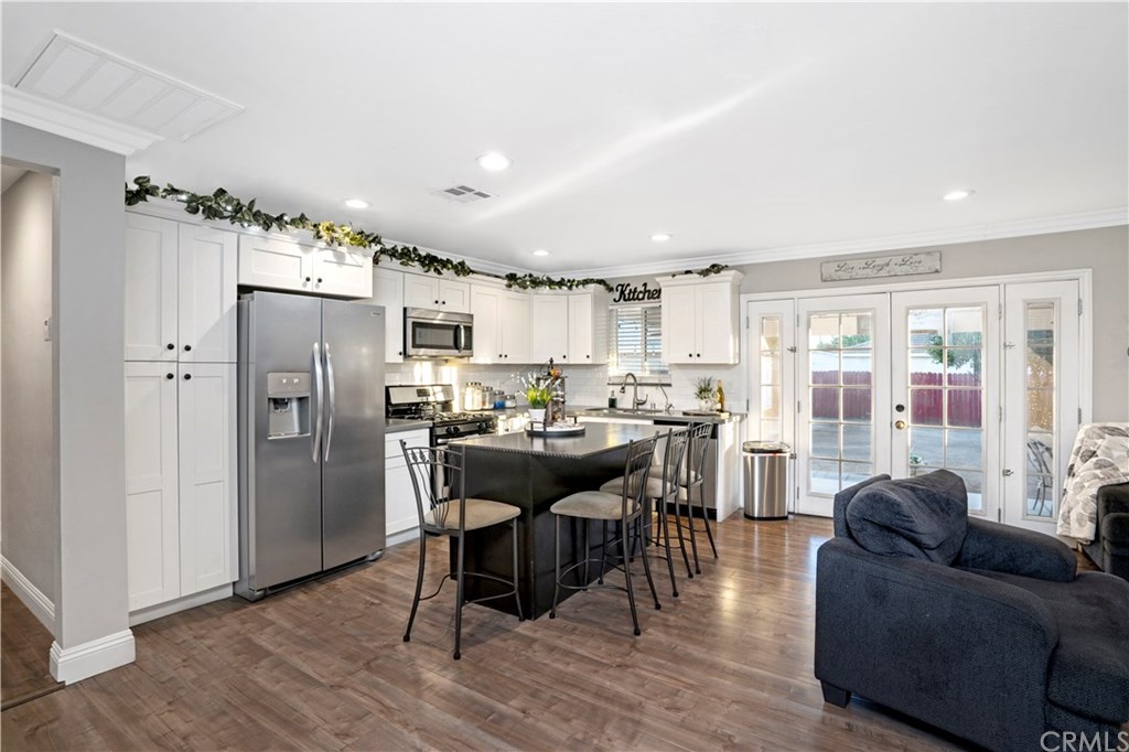 732 Olive Street Upland, CA 91786 - Photo 4 of 28