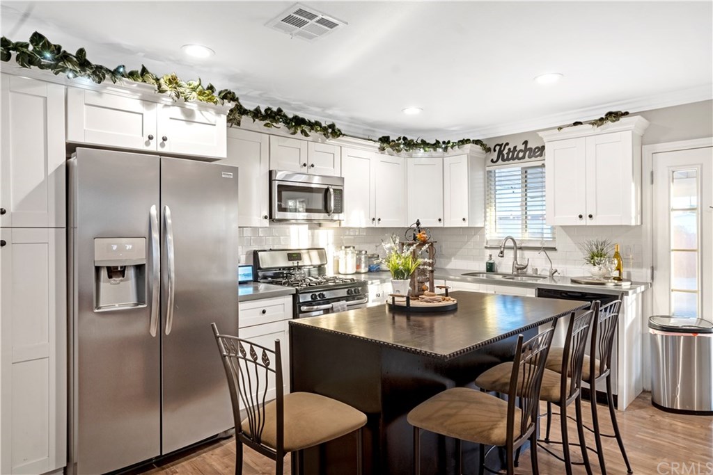 732 Olive Street Upland, CA 91786 - Photo 5 of 28