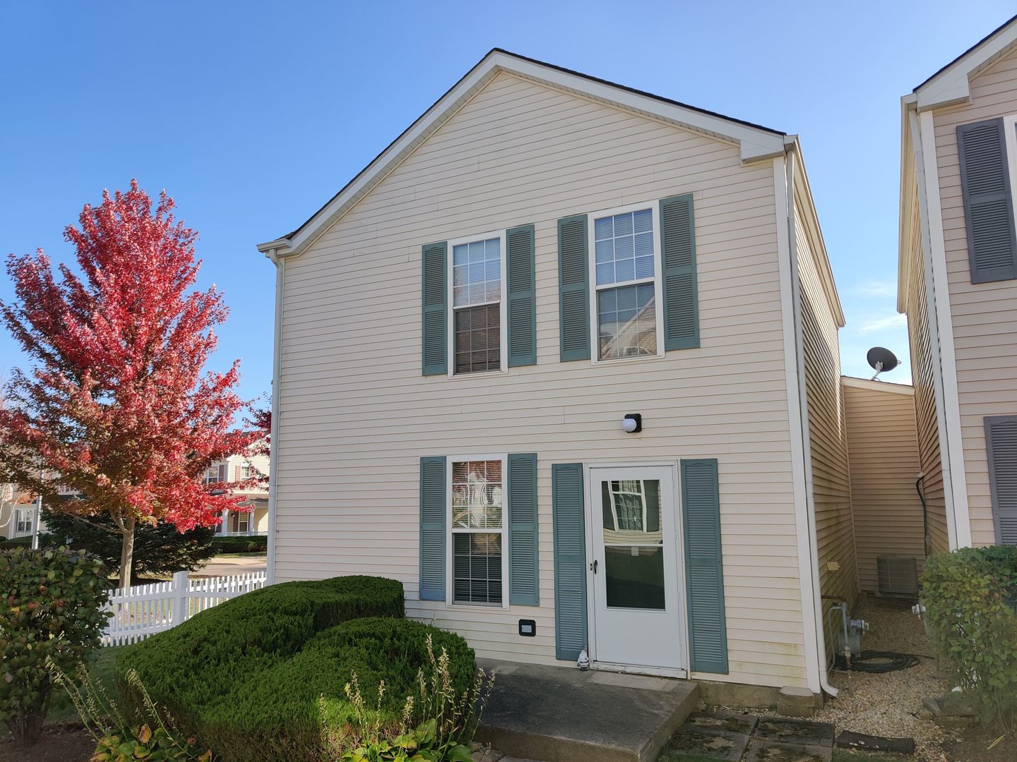 889 Symphony Drive, Aurora, IL 60504 Compass