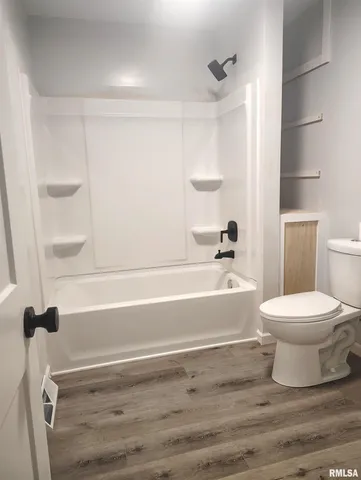 $194,900 | 135 South 17th Avenue, Canton, IL 61520