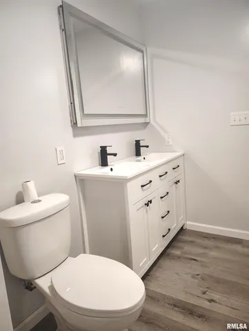 $194,900 | 135 South 17th Avenue, Canton, IL 61520