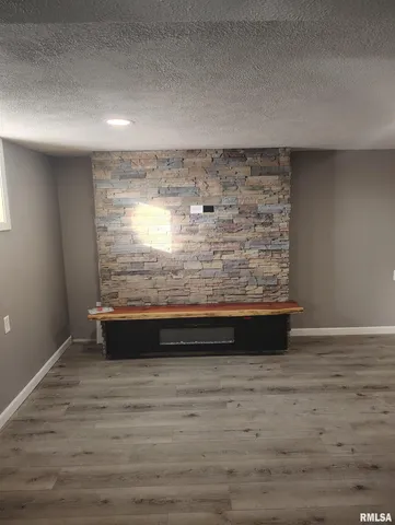 $194,900 | 135 South 17th Avenue, Canton, IL 61520