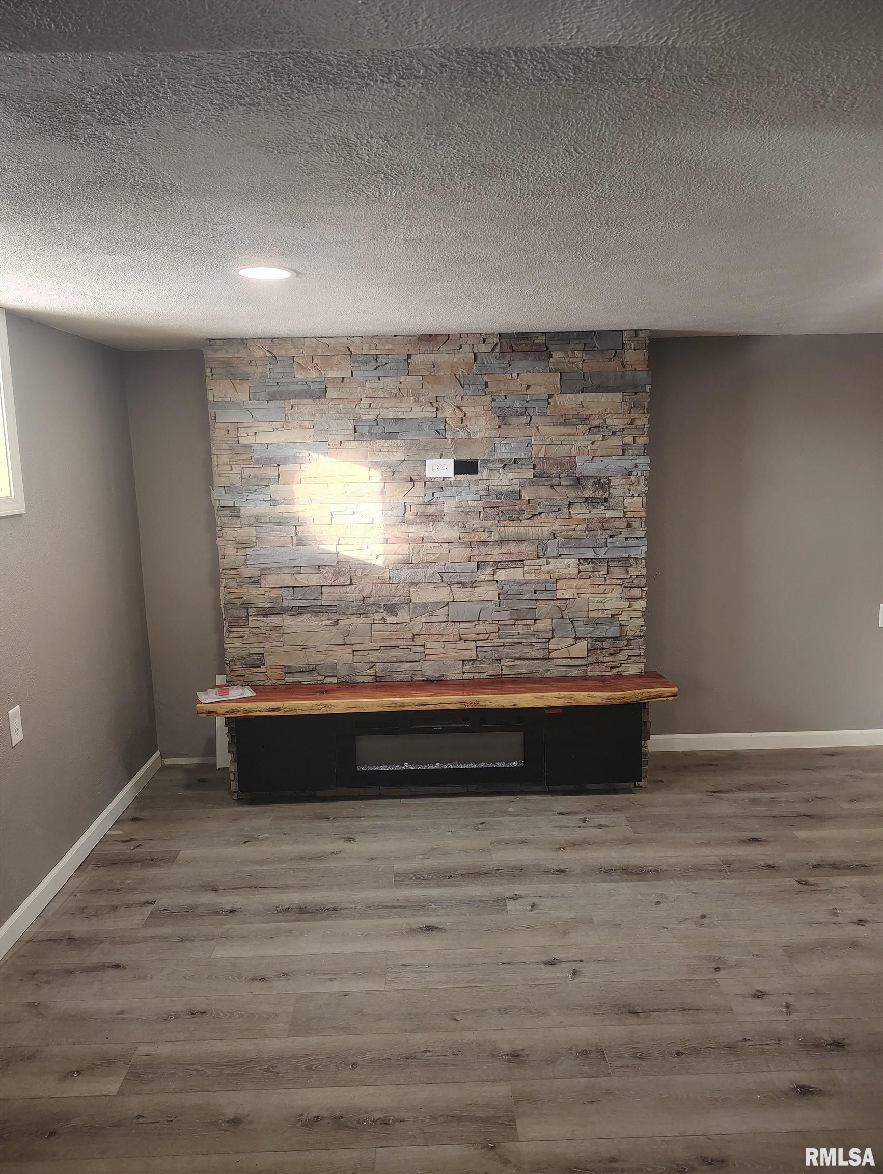 135 South 17th Avenue Canton, IL 61520 - Photo 16 of 22