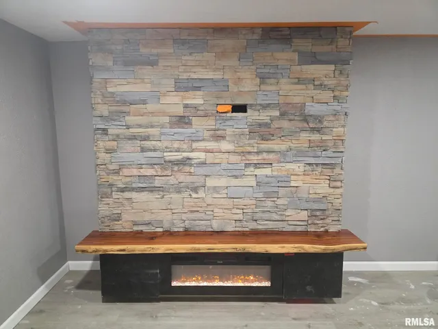 $194,900 | 135 South 17th Avenue, Canton, IL 61520