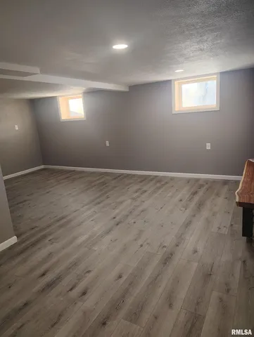 $194,900 | 135 South 17th Avenue, Canton, IL 61520