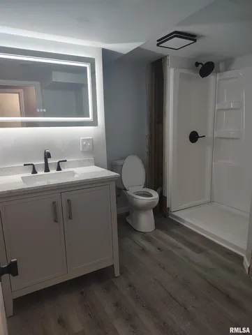 $194,900 | 135 South 17th Avenue, Canton, IL 61520