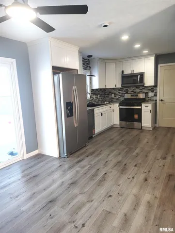 $194,900 | 135 South 17th Avenue, Canton, IL 61520