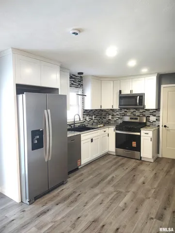 $194,900 | 135 South 17th Avenue, Canton, IL 61520